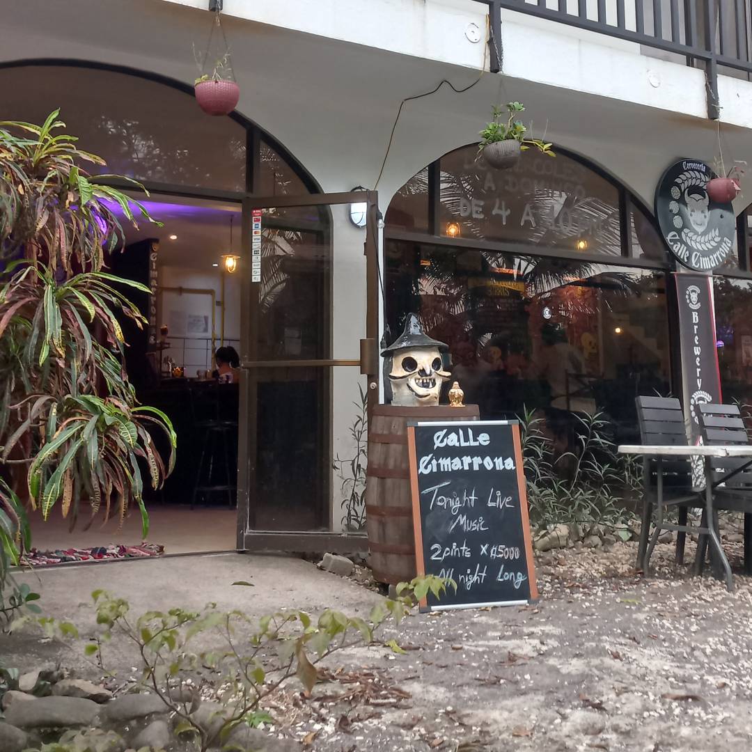 Calle-Cimarrona-Brewery-Restaurant-MalPais-Santa-Teresa.