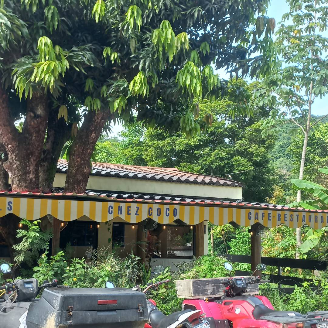 Chez-Coco-Cafe-Restaurant-Santa-Teresa