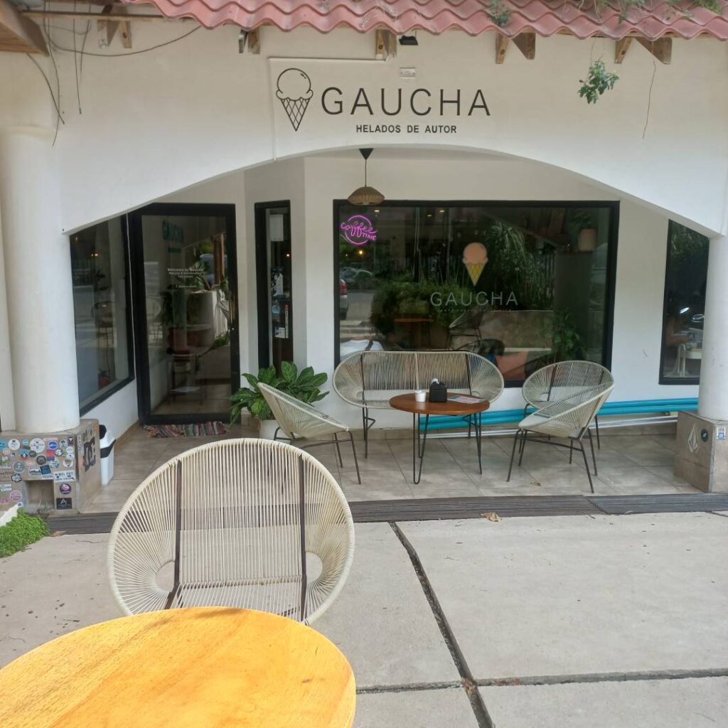 Gauche-Ice-Cream-Santa-Teresa