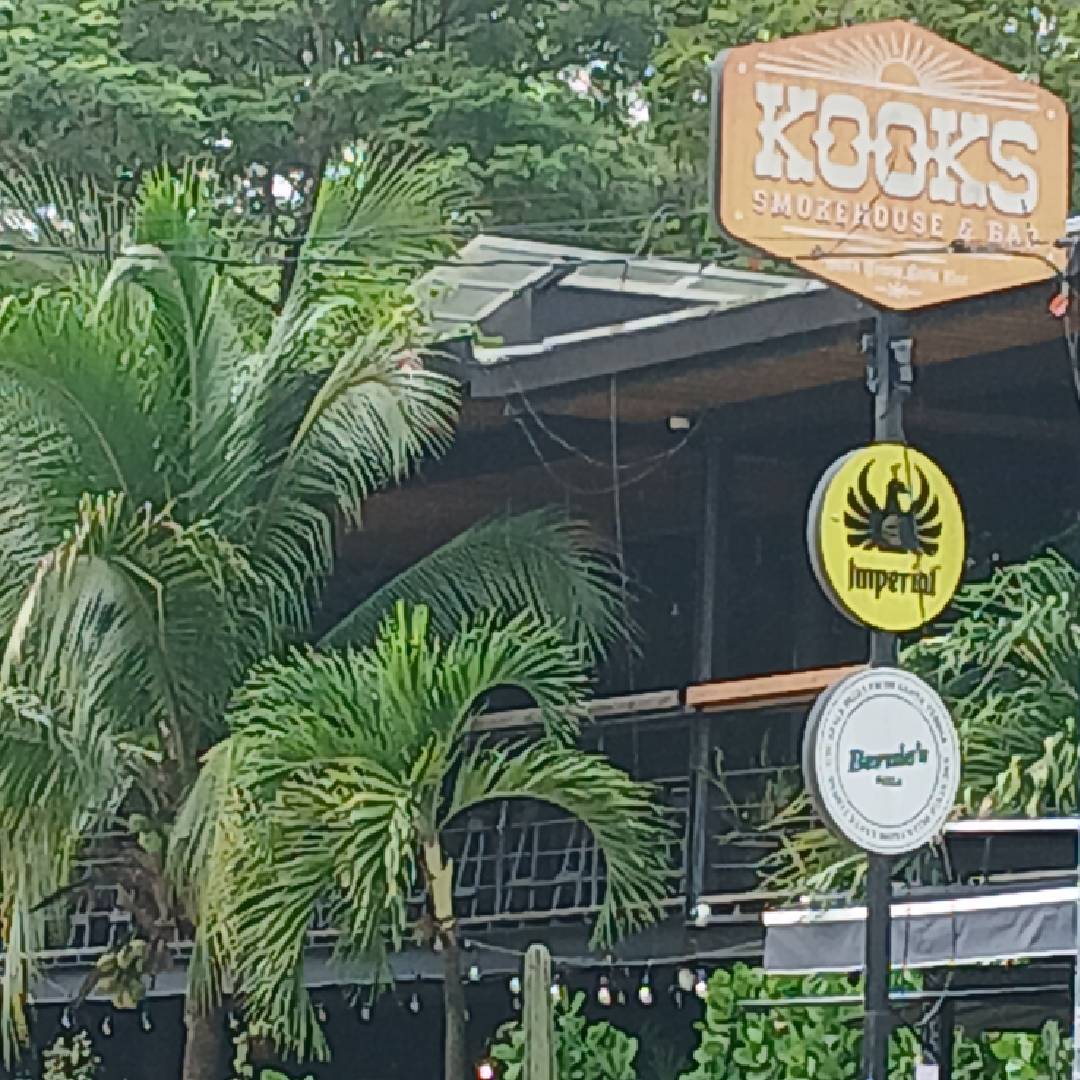 Kook´s-Smoke-House-Restaurant-Santa-Teresa