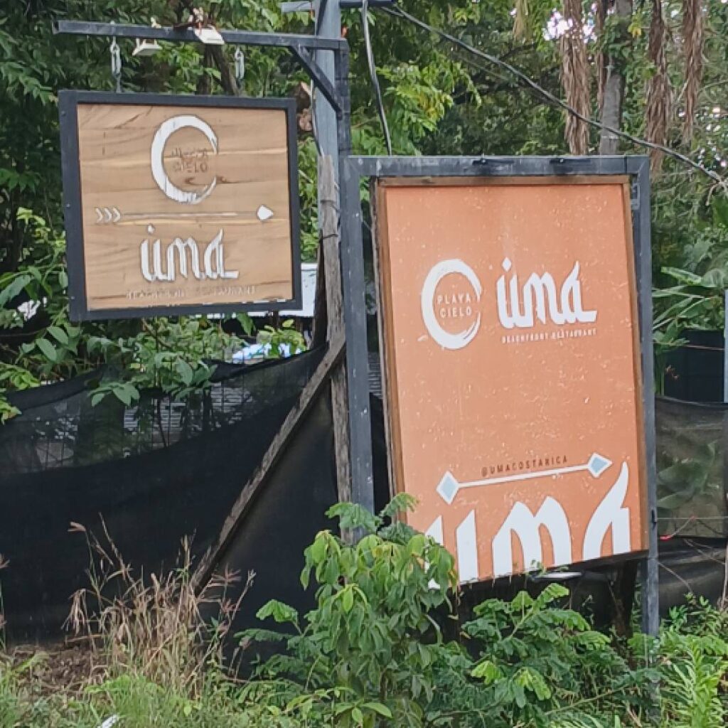 Uma-Restaurant-Santa-Teresa