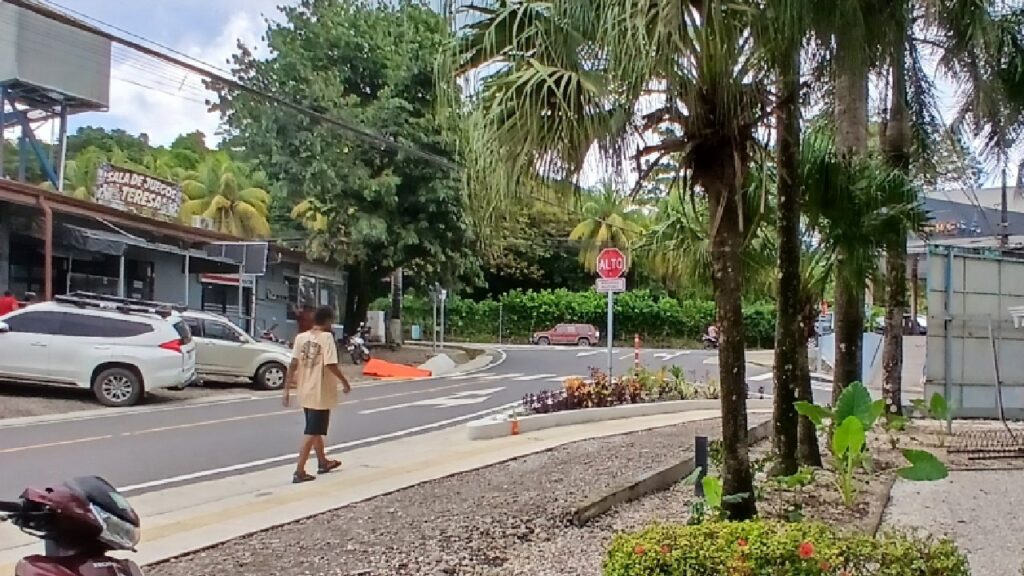 Newly completed crossroads connecting Santa Teresa and Malpaís after major road construction and infrastructure improvements in 2025.
